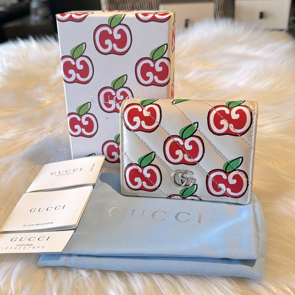 GUCCI Calfskin Matelasse Diagonal GG Apple GG Marmont Card Case Wallet Ivory